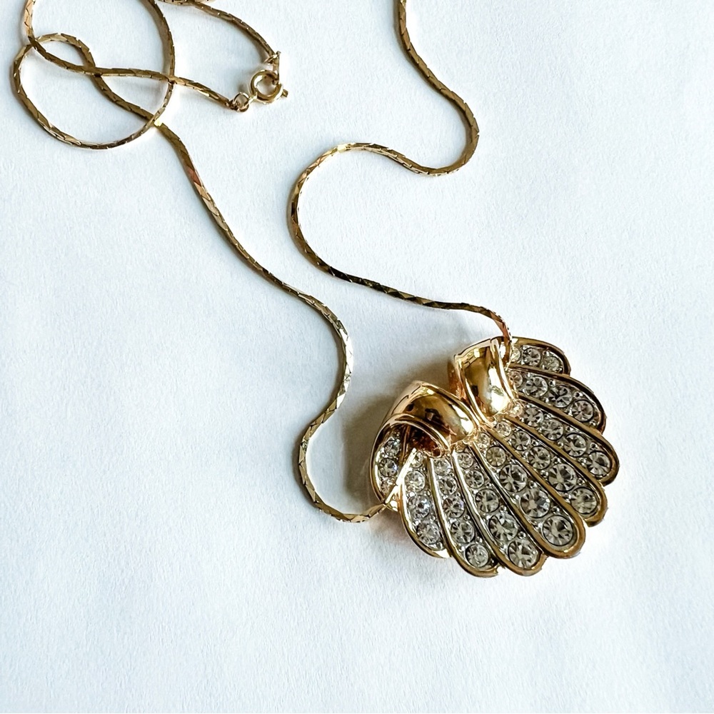 NOLAN MILLER Gold & Rhinestone Shell Pendant Necklace